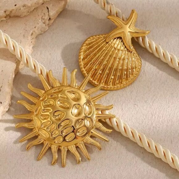 Starfish Seashell 18K Gold Stainless Steel Waterproof Pendant Necklace - Picture 7 of 9